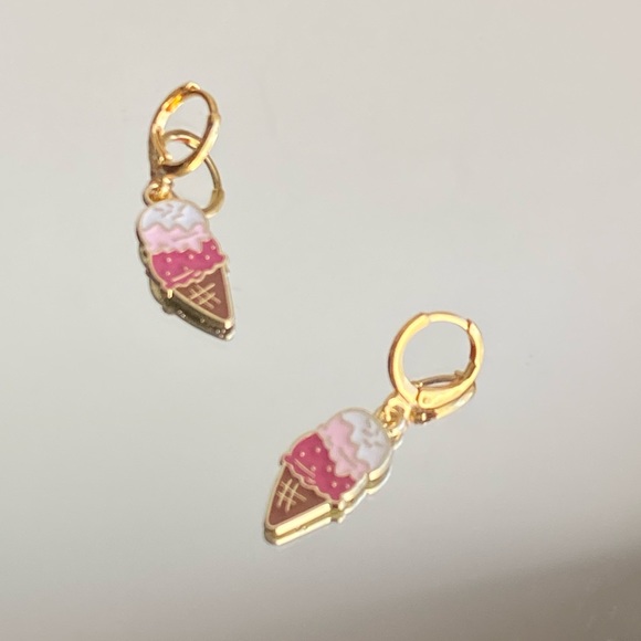 Funky and cute icecream gold earrings - Picture 5 of 6